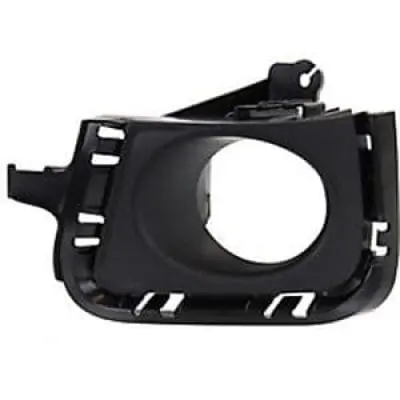 TO1038160 Driver Side Fog Light Bezel
